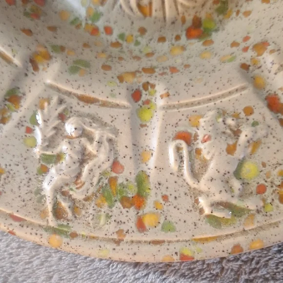 Vintage Artistic Ceramic Plate (ashtray) - Picture 6 of 10